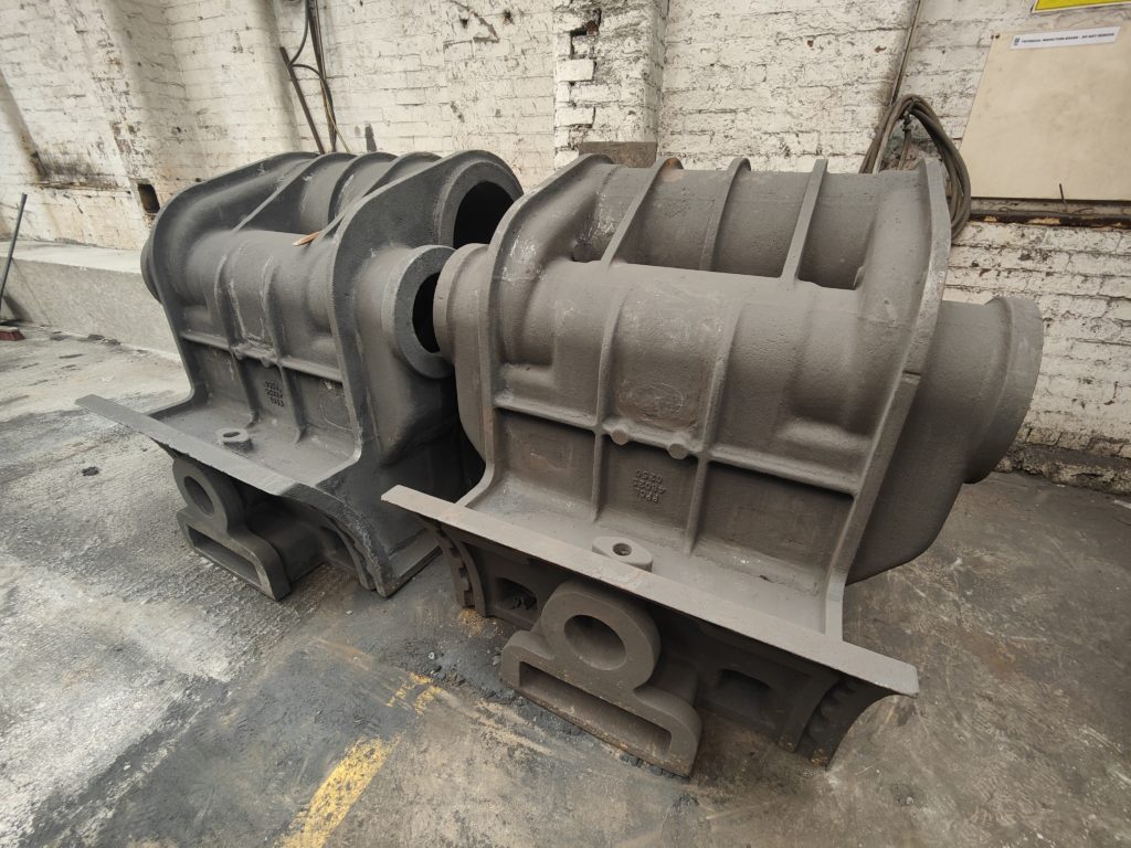 No. 3840’s new cylinders at Hargreaves Foundry after cleaning up.